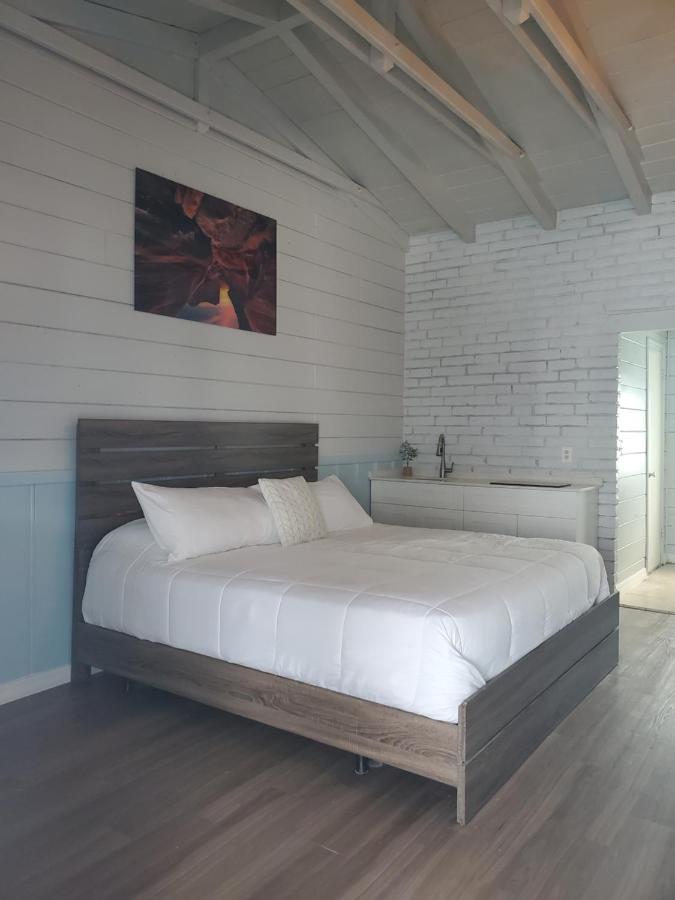 Hollywood Gardens Inn & Suites Buitenkant foto