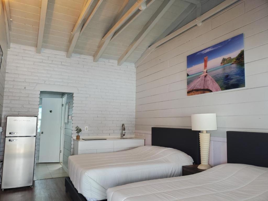 Hollywood Gardens Inn & Suites Buitenkant foto